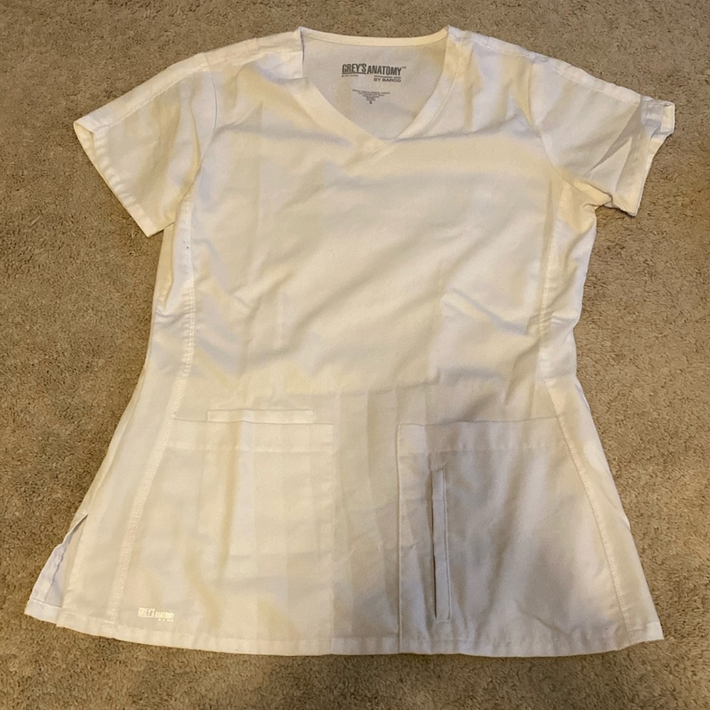Great condition. Grey’s Anatomy scrub top.